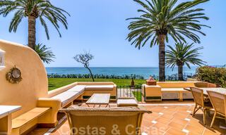 Se vende casa adosada, en primera línea de playa y a poca distancia del centro de Estepona 40836 