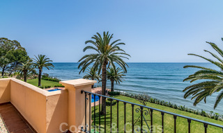 Se vende casa adosada, en primera línea de playa y a poca distancia del centro de Estepona 40861 