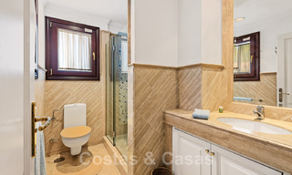 Se vende apartamento de lujo en urbanización cerrada y club de golf cerca del centro de Marbella 40961 