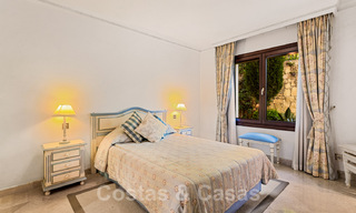 Se vende apartamento de lujo en urbanización cerrada y club de golf cerca del centro de Marbella 40963 