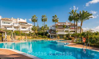 Se vende apartamento de lujo en urbanización cerrada y club de golf cerca del centro de Marbella 40973 