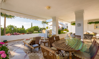Se vende apartamento de lujo en urbanización cerrada y club de golf cerca del centro de Marbella 40978 