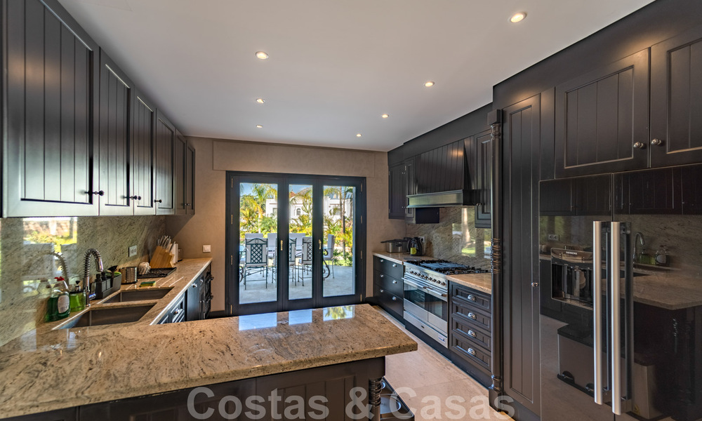 Villa de lujo contemporánea y mediterránea en venta en el valle del golf de Nueva Andalucía, Marbella 40989