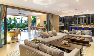Villa de lujo contemporánea y mediterránea en venta en el valle del golf de Nueva Andalucía, Marbella 40997 