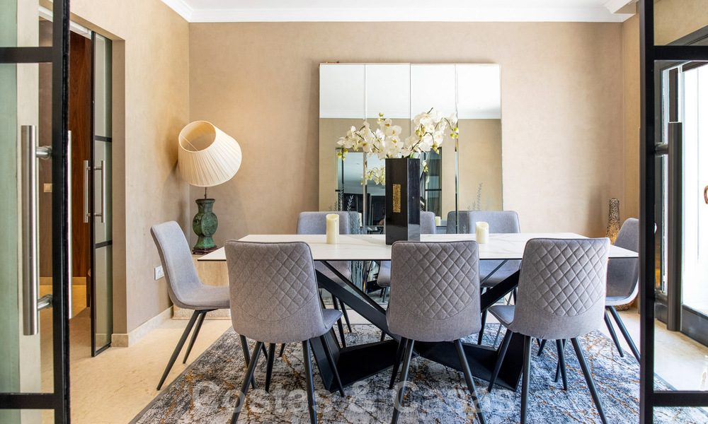 Villa de lujo contemporánea y mediterránea en venta en el valle del golf de Nueva Andalucía, Marbella 41001