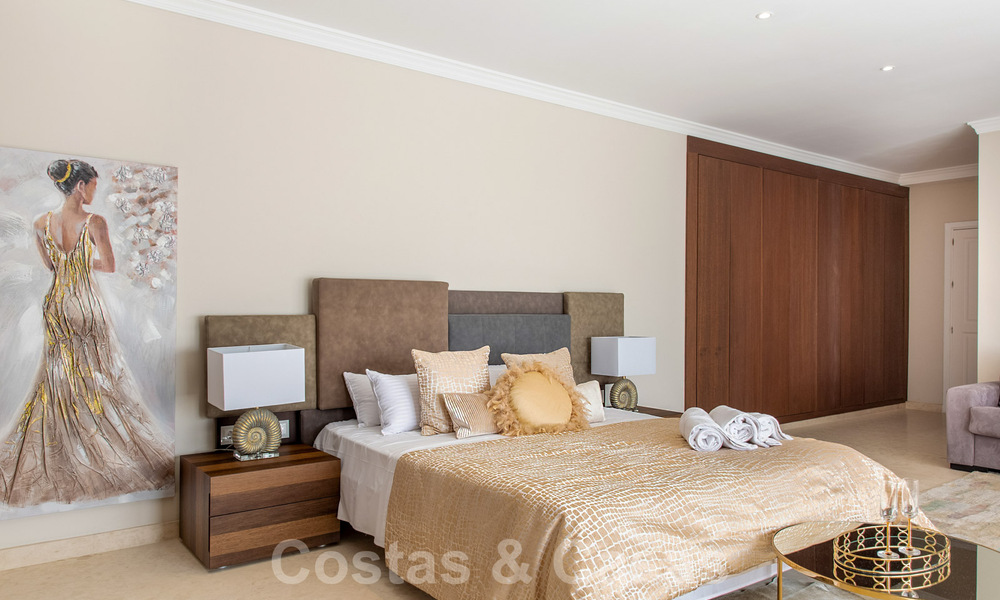 Villa de lujo contemporánea y mediterránea en venta en el valle del golf de Nueva Andalucía, Marbella 41014