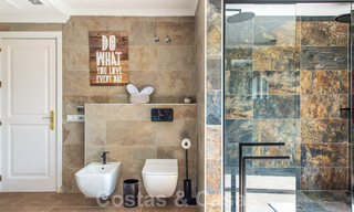 Villa de lujo contemporánea y mediterránea en venta en el valle del golf de Nueva Andalucía, Marbella 41018 