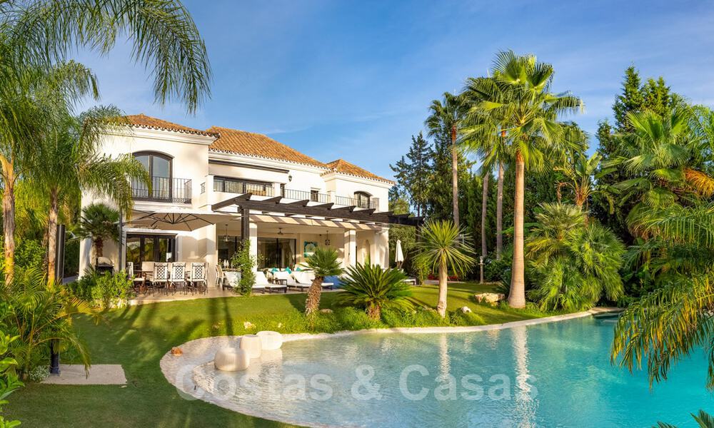 Villa de lujo contemporánea y mediterránea en venta en el valle del golf de Nueva Andalucía, Marbella 41027