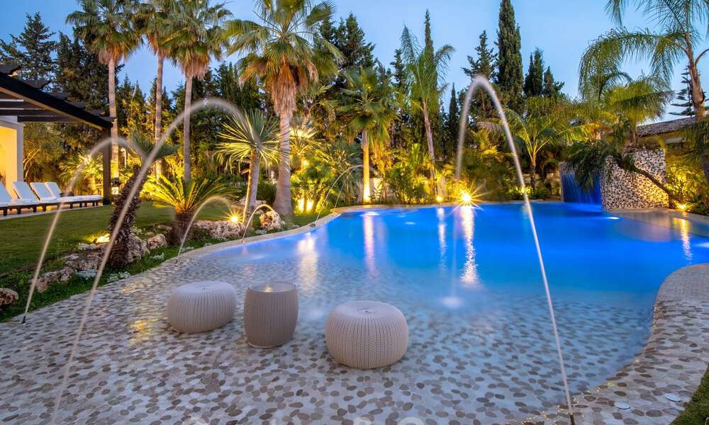 Villa de lujo contemporánea y mediterránea en venta en el valle del golf de Nueva Andalucía, Marbella 41033