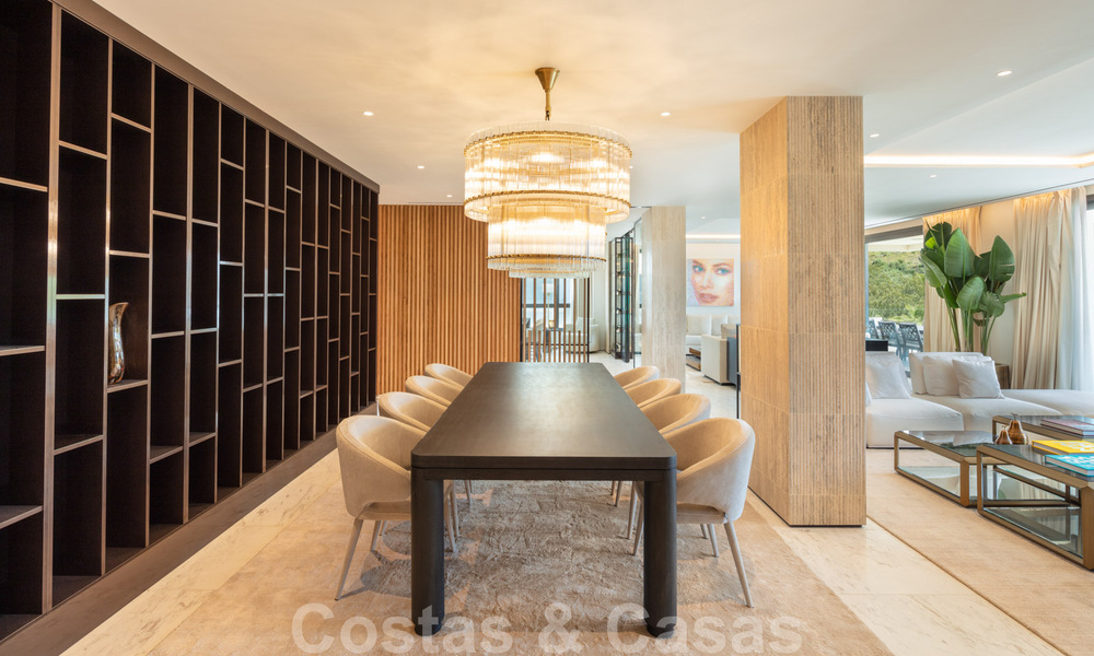 Lujoso y exclusivo ático con enorme solárium y piscina privada en venta en Marbella, Milla de Oro 41118