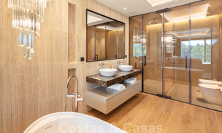 Lujoso y exclusivo ático con enorme solárium y piscina privada en venta en Marbella, Milla de Oro 41123 