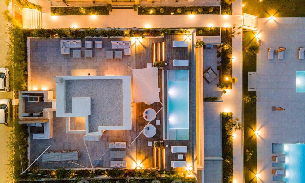 Lujoso y exclusivo ático con enorme solárium y piscina privada en venta en Marbella, Milla de Oro 41131