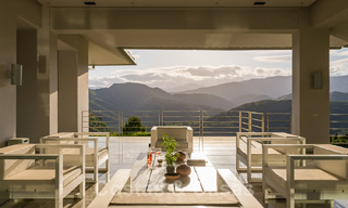 Moderna villa de lujo en venta con un interior de diseño, en el exclusivo complejo La Zagaleta Golf, Benahavis – Marbella 41252 