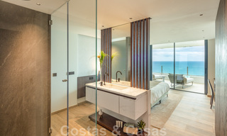 Contemporáneo, moderno, apartamento de lujo en venta con vistas panorámicas al mar en Río Real, Marbella 41276 