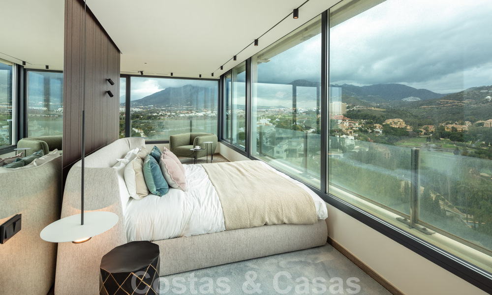 Contemporáneo, moderno, apartamento de lujo en venta con vistas panorámicas al mar en Río Real, Marbella 41285