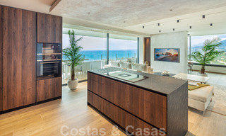 Contemporáneo, moderno, apartamento de lujo en venta con vistas panorámicas al mar en Río Real, Marbella 41288 