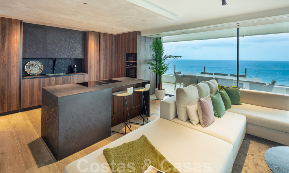 Contemporáneo, moderno, apartamento de lujo en venta con vistas panorámicas al mar en Río Real, Marbella 41289