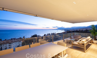 Contemporáneo, moderno, apartamento de lujo en venta con vistas panorámicas al mar en Río Real, Marbella 41295 