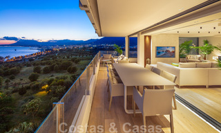 Contemporáneo, moderno, apartamento de lujo en venta con vistas panorámicas al mar en Río Real, Marbella 41297 