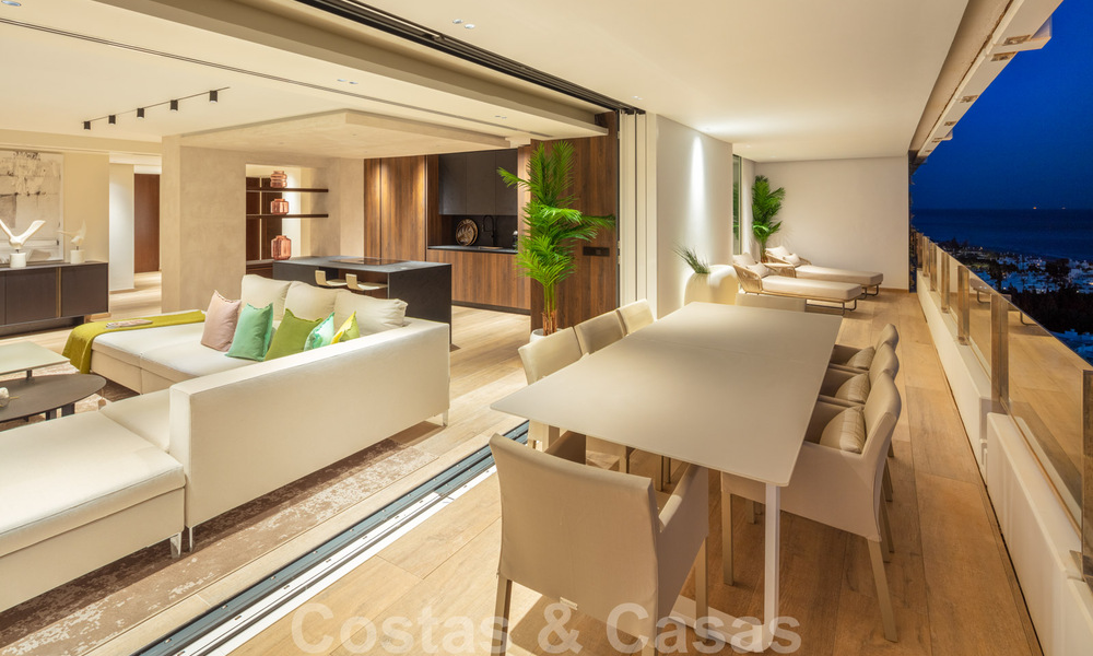 Contemporáneo, moderno, apartamento de lujo en venta con vistas panorámicas al mar en Río Real, Marbella 41298