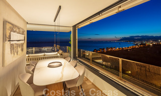 Contemporáneo, moderno, apartamento de lujo en venta con vistas panorámicas al mar en Río Real, Marbella 41299 