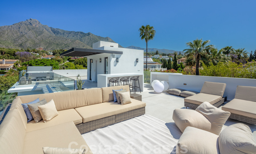 Villa de lujo contemporánea en venta con vistas panorámicas al mar y a la montaña La Concha, en la prestigiosa Milla de Oro de Marbella 41303