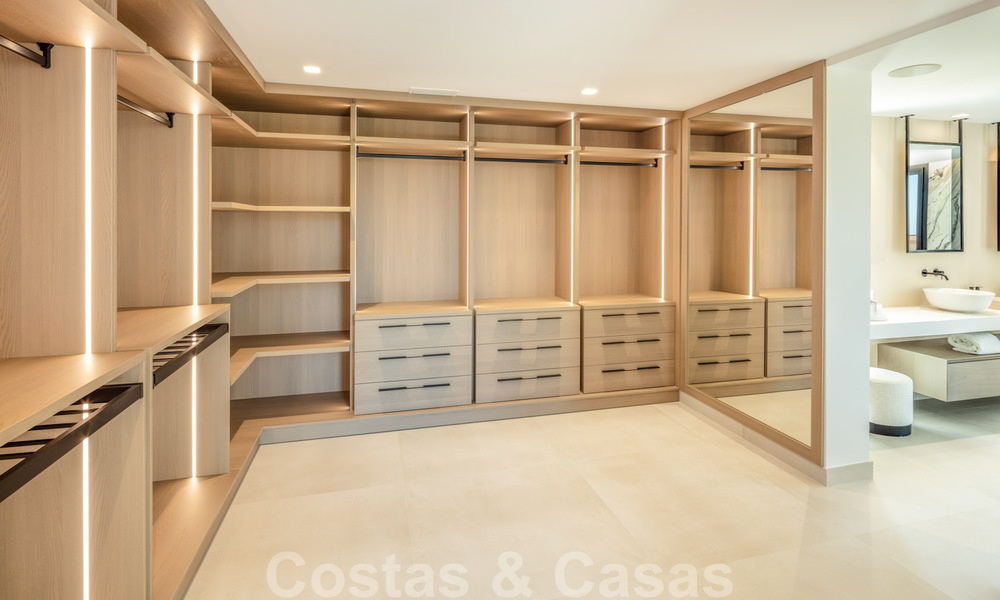 Villa de lujo contemporánea en venta con vistas panorámicas al mar y a la montaña La Concha, en la prestigiosa Milla de Oro de Marbella 41311