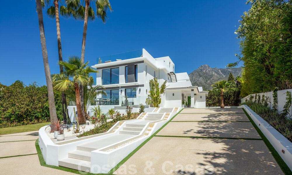 Villa de lujo contemporánea en venta con vistas panorámicas al mar y a la montaña La Concha, en la prestigiosa Milla de Oro de Marbella 41313