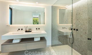 Villa de lujo contemporánea en venta con vistas panorámicas al mar y a la montaña La Concha, en la prestigiosa Milla de Oro de Marbella 41315 