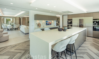 Villa de lujo contemporánea en venta con vistas panorámicas al mar y a la montaña La Concha, en la prestigiosa Milla de Oro de Marbella 41317 