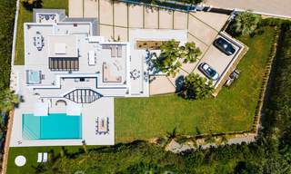 Villa de lujo contemporánea en venta con vistas panorámicas al mar y a la montaña La Concha, en la prestigiosa Milla de Oro de Marbella 41318 