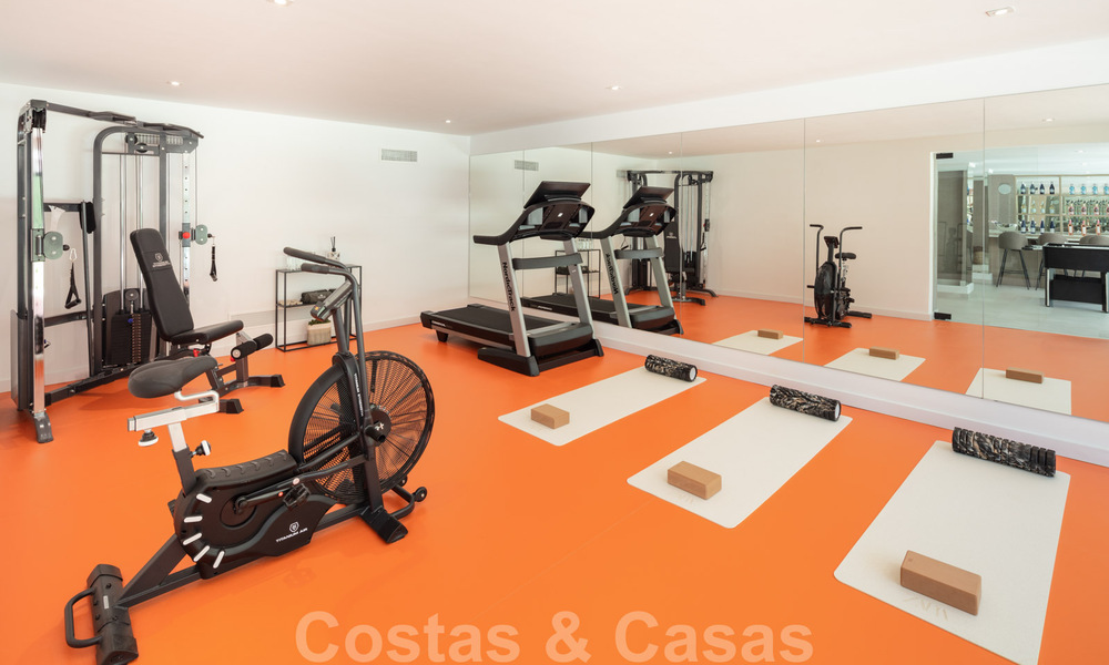 Villa de lujo contemporánea en venta con vistas panorámicas al mar y a la montaña La Concha, en la prestigiosa Milla de Oro de Marbella 41327