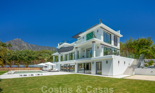 Villa de lujo contemporánea en venta con vistas panorámicas al mar y a la montaña La Concha, en la prestigiosa Milla de Oro de Marbella 41328 