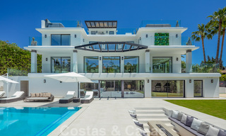 Villa de lujo contemporánea en venta con vistas panorámicas al mar y a la montaña La Concha, en la prestigiosa Milla de Oro de Marbella 41329 