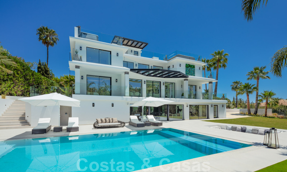 Villa de lujo contemporánea en venta con vistas panorámicas al mar y a la montaña La Concha, en la prestigiosa Milla de Oro de Marbella 41330