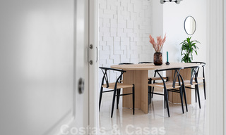 Apartamento reformado y moderno en venta con una amplia terraza en Nueva Andalucía, Marbella 41345 