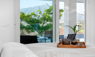 Apartamento reformado y moderno en venta con una amplia terraza en Nueva Andalucía, Marbella 41368 
