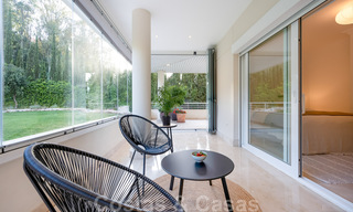 Apartamento reformado y moderno en venta con una amplia terraza en Nueva Andalucía, Marbella 41369 