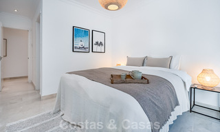 Apartamento reformado y moderno en venta con una amplia terraza en Nueva Andalucía, Marbella 41373 