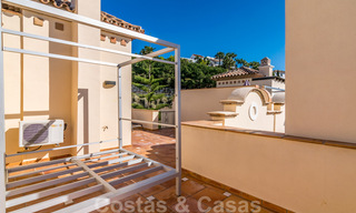 Lujoso ático dúplex en venta con vistas panorámicas al mar en Benahavis – Marbella 41431 