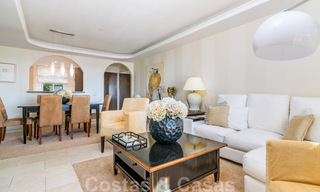 Lujoso ático dúplex en venta con vistas panorámicas al mar en Benahavis – Marbella 41457 