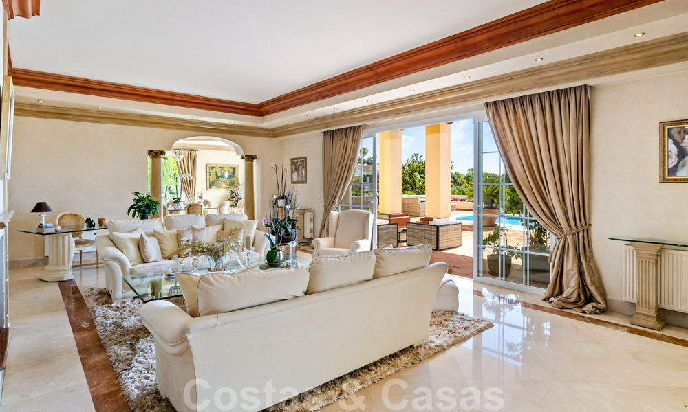 Villa de lujo en venta, con vistas al golf- y al mar, en Marbella - Benahavis 41523