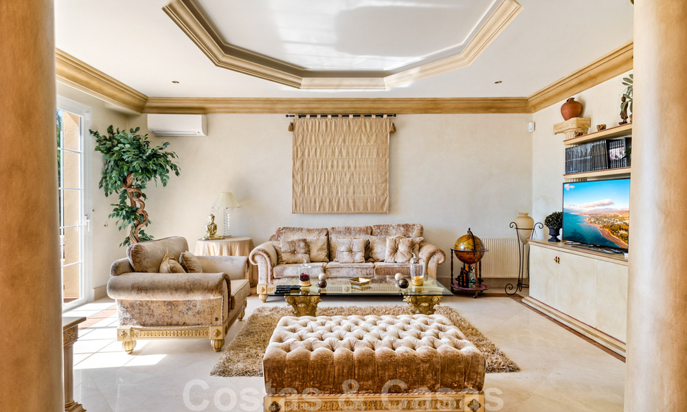 Villa de lujo en venta, con vistas al golf- y al mar, en Marbella - Benahavis 41525