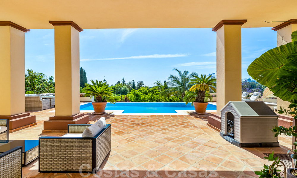 Villa de lujo en venta, con vistas al golf- y al mar, en Marbella - Benahavis 41540