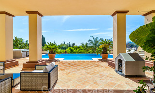 Villa de lujo en venta, con vistas al golf- y al mar, en Marbella - Benahavis 41540 