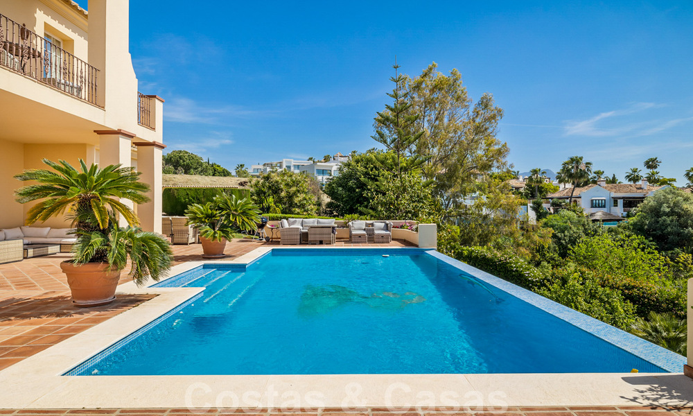 Villa de lujo en venta, con vistas al golf- y al mar, en Marbella - Benahavis 41544
