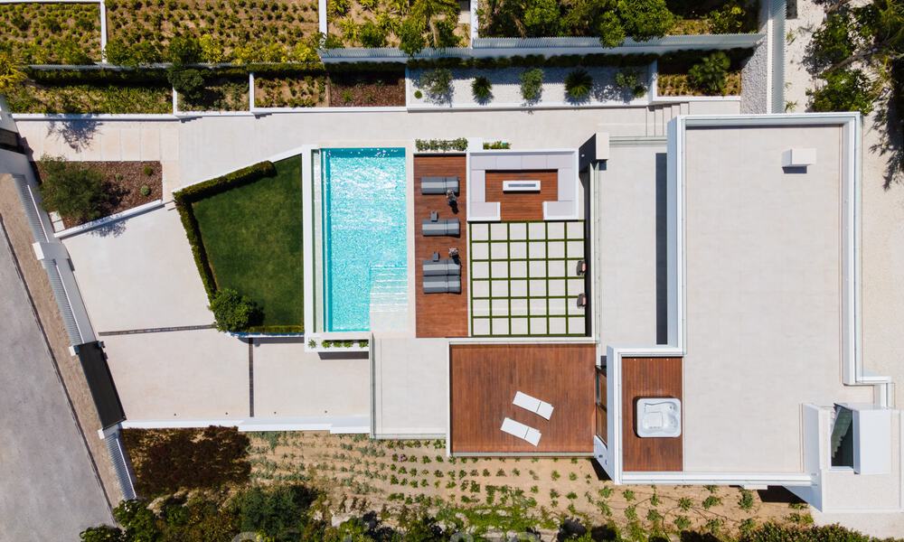 Lujosa villa de estilo LA en venta, con vistas despejadas a La Concha, en Nueva Andalucía - Marbella 41701