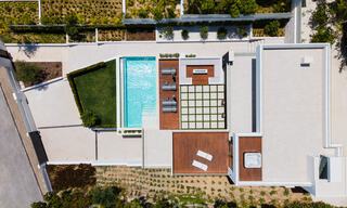 Lujosa villa de estilo LA en venta, con vistas despejadas a La Concha, en Nueva Andalucía - Marbella 41701 