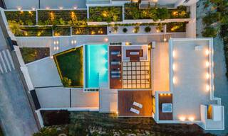 Lujosa villa de estilo LA en venta, con vistas despejadas a La Concha, en Nueva Andalucía - Marbella 41703 