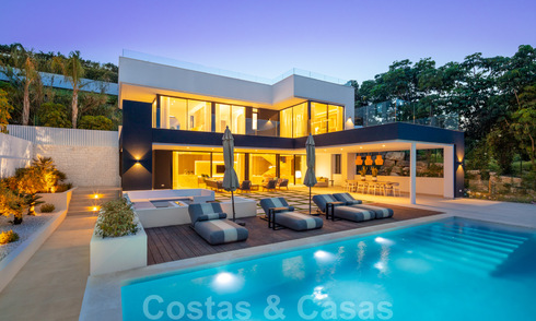 Lujosa villa de estilo LA en venta, con vistas despejadas a La Concha, en Nueva Andalucía - Marbella 41708